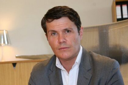 Thomas Lillebø i Armarium mener nordmenn må bli skeptiske til å klikke på julehilsener på nettet. [i](Foto: Armarium)[/i]